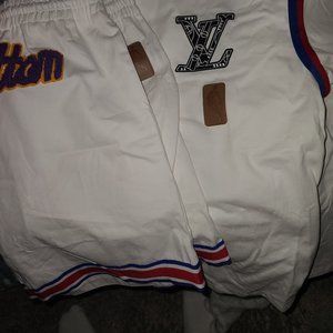 Lv NBA set shirts n shirt /Not authentic
